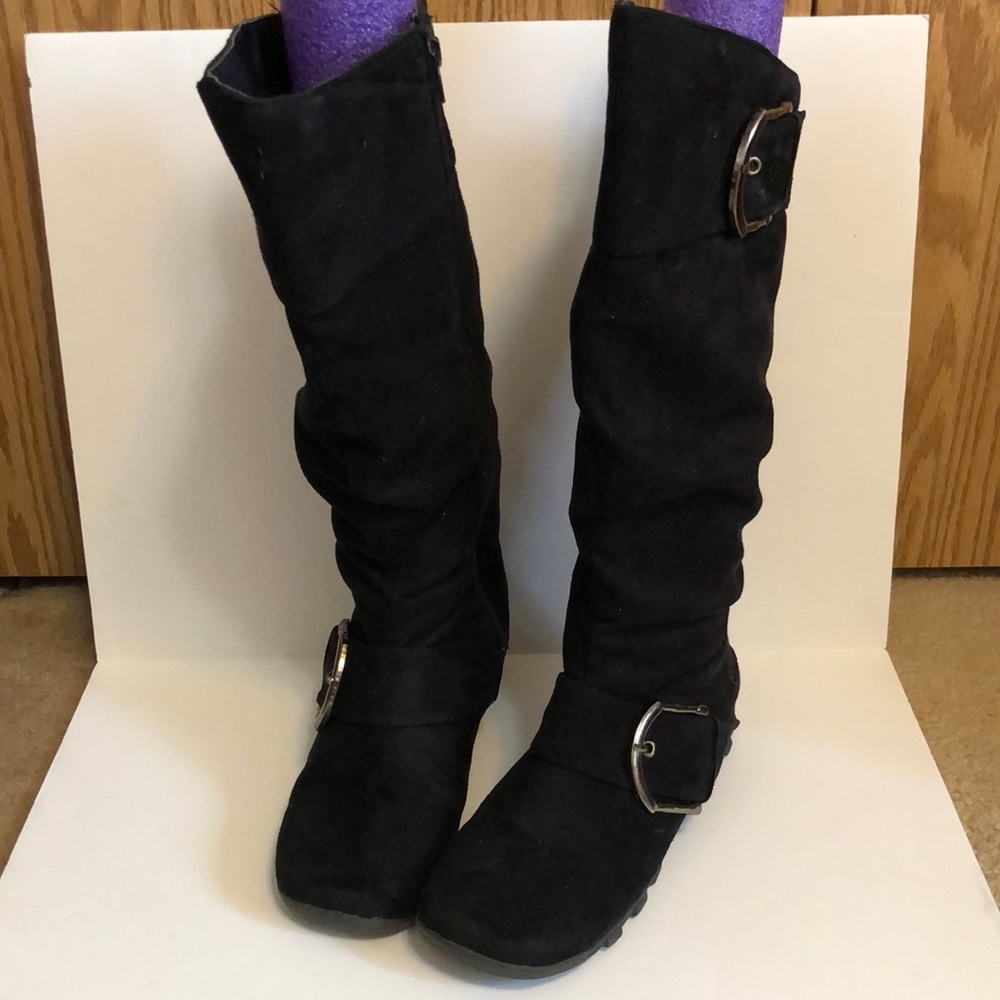 Maurices WOMEN'S COMFORT BOOT W/METALLIC BUCKLE , SIZE 8.5